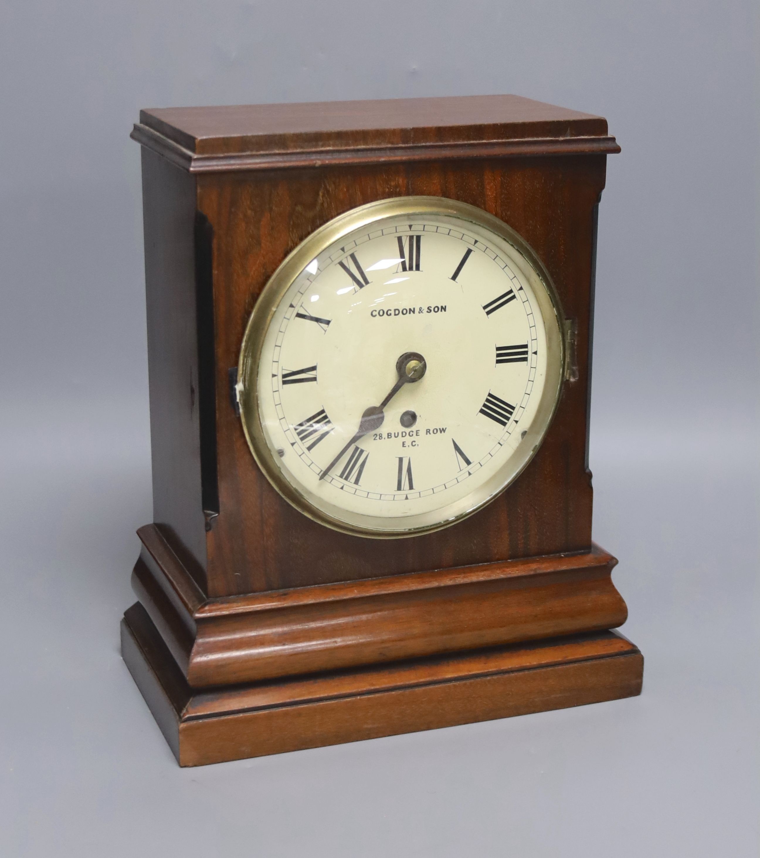 A 19th century Gonzalo Alves mantel timepiece, the 7